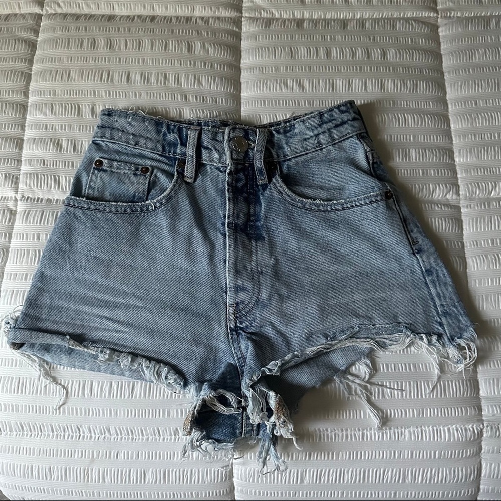 🩷 ZARA High-Rise Denim Shorts